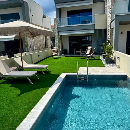 Willa Trinity Pool White *