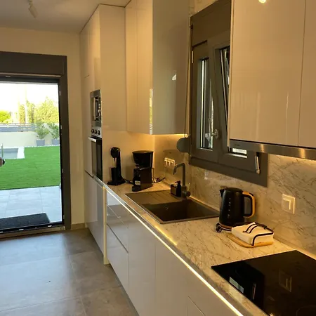 Willa Trinity Pool White *