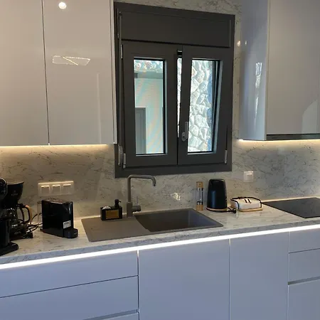 Willa Trinity Pool White *