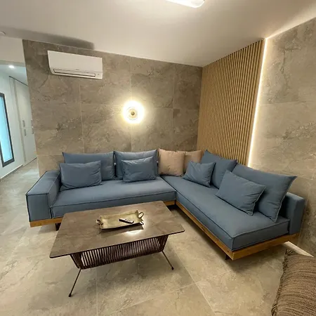 Willa Trinity Pool White Nea Iraklitsa