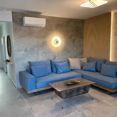 Trinity Pool White فيلة