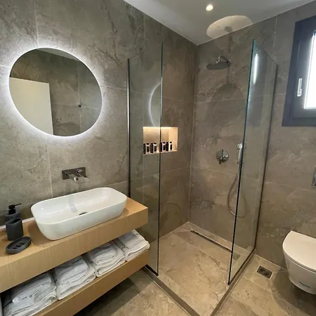 فيلة Trinity Pool White