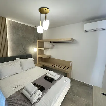 Willa Trinity Pool White Nea Iraklitsa