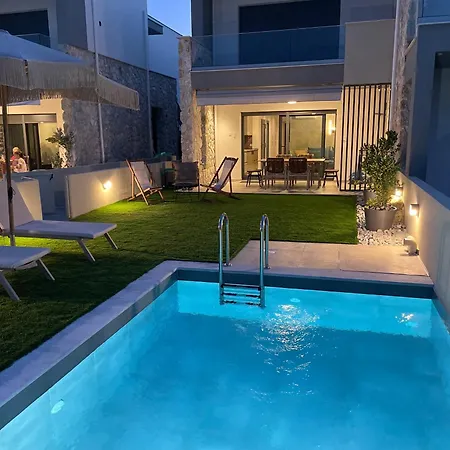 Willa Trinity Pool White Nea Iraklitsa