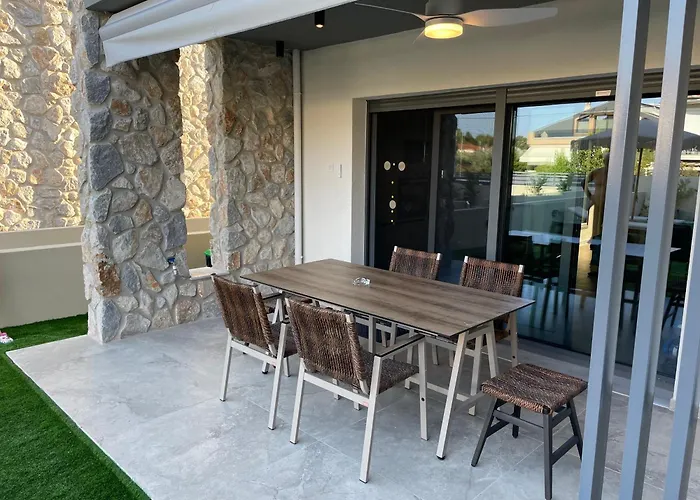 Villa Trinity Pool White Nea Iraklitsa