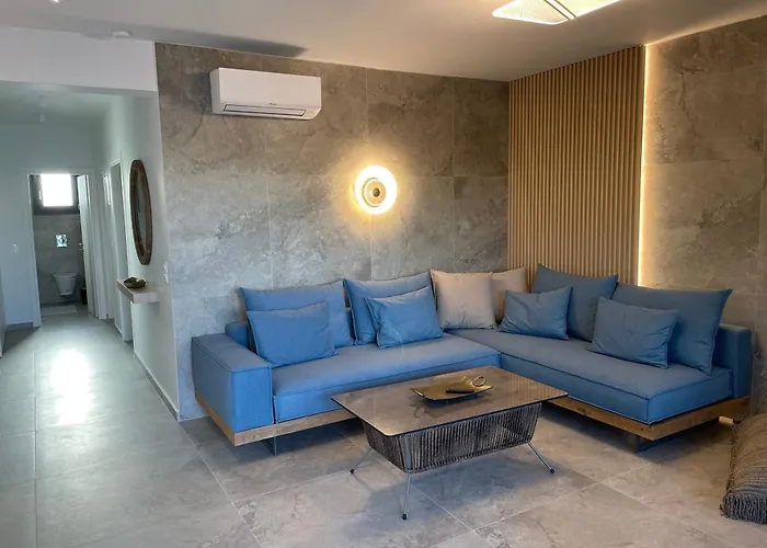 Trinity Pool White 别墅