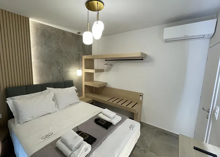Villa Trinity Pool White Nea Iraklitsa